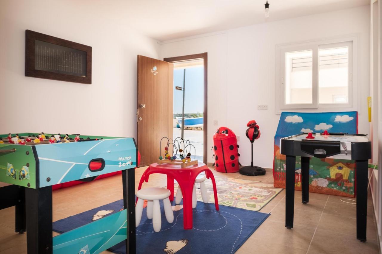 Thalassa Beach Family & Waterpark Resort Vokolidha Buitenkant foto