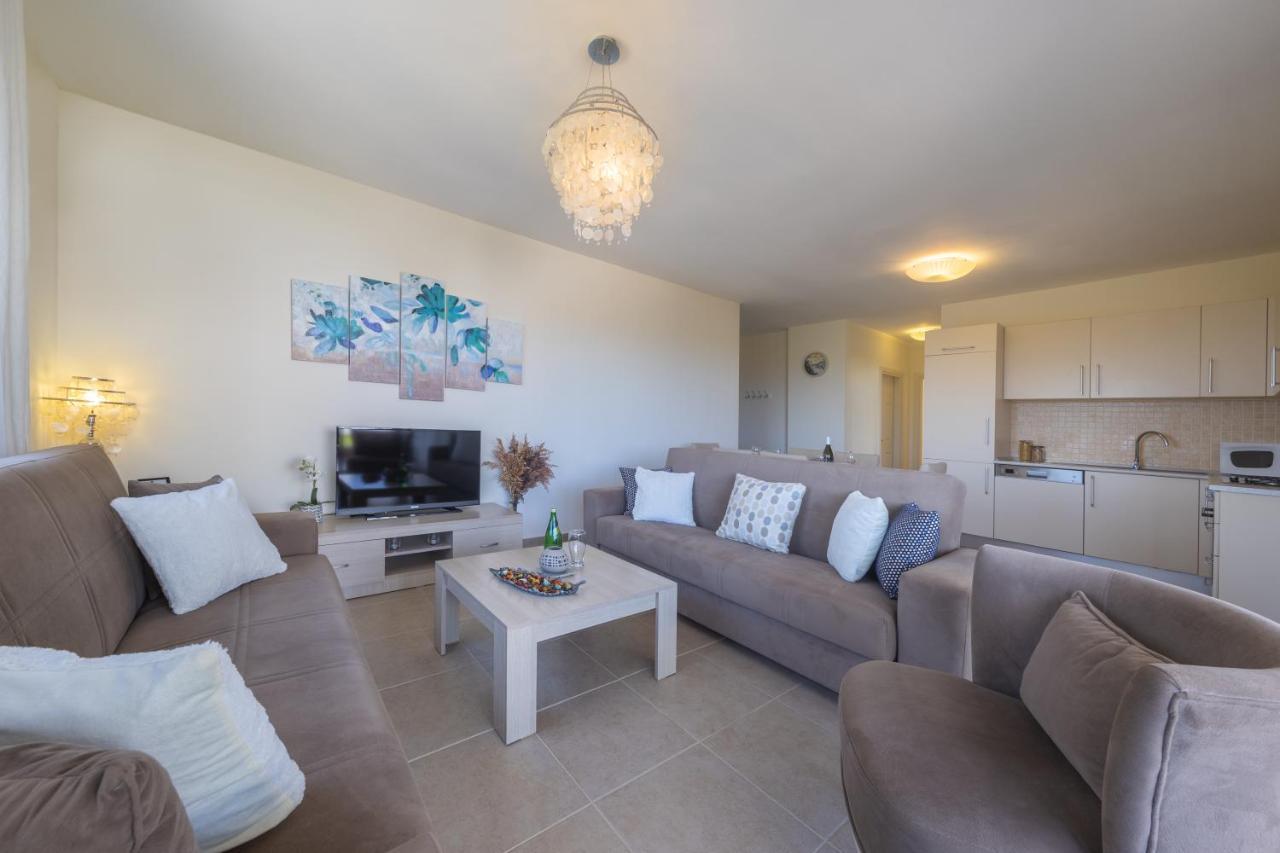 Thalassa Beach Family & Waterpark Resort Vokolidha Buitenkant foto