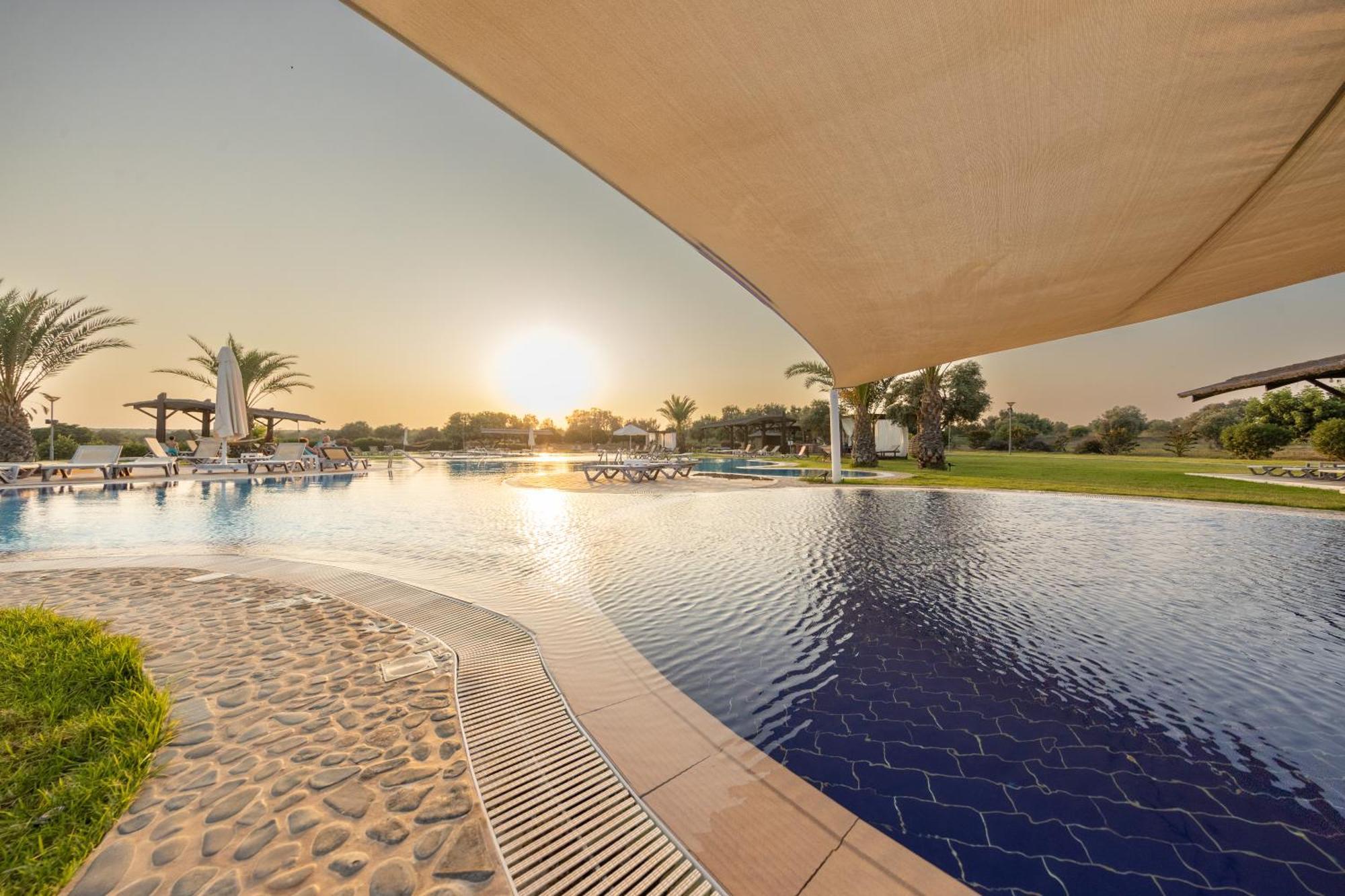 Thalassa Beach Family & Waterpark Resort Vokolidha Buitenkant foto