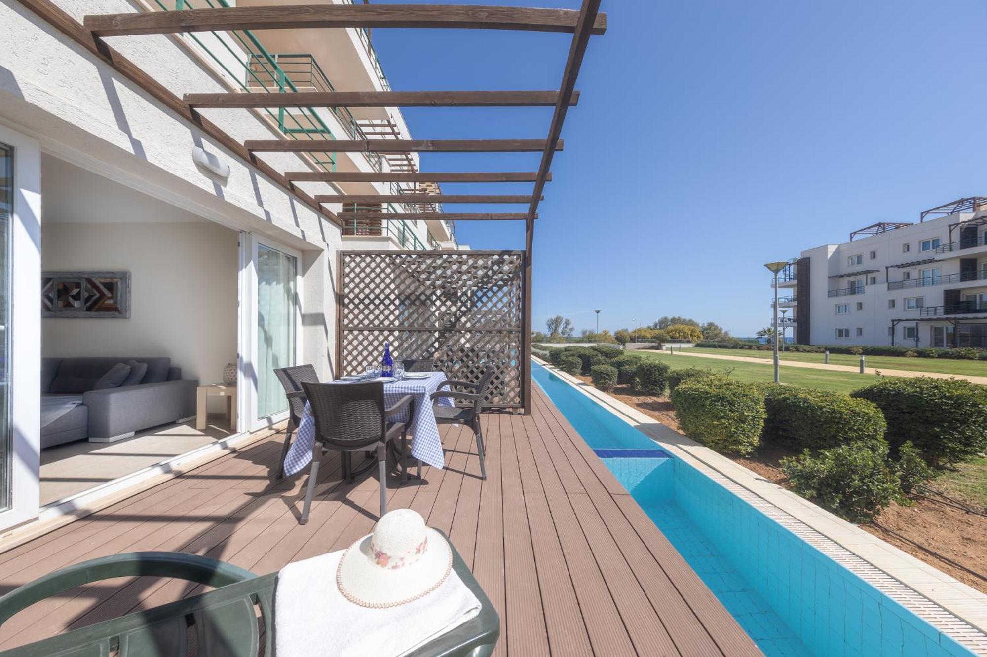 Thalassa Beach Family & Waterpark Resort Vokolidha Buitenkant foto